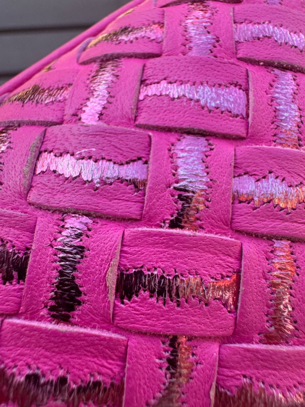 Bottega Venenta woven pink metallic bag - Picture 3 of 6